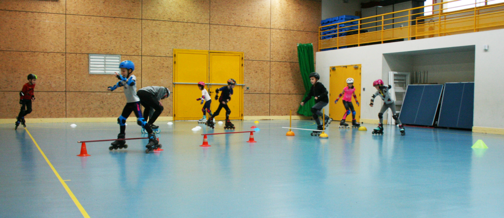 Un entrainement du Roller Sports Club de Connerré à la salle Véga